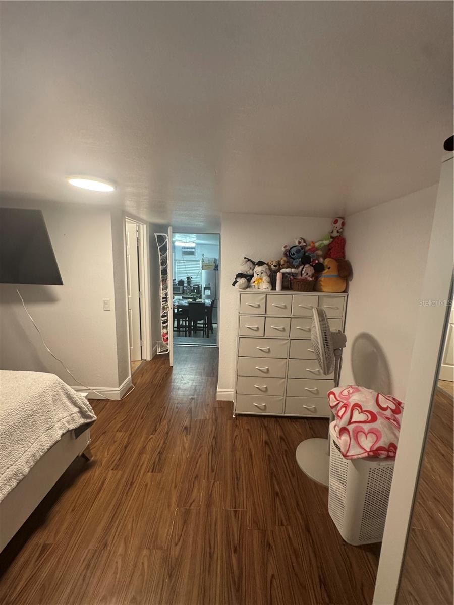 2312 W La Salle St Property Photo 19