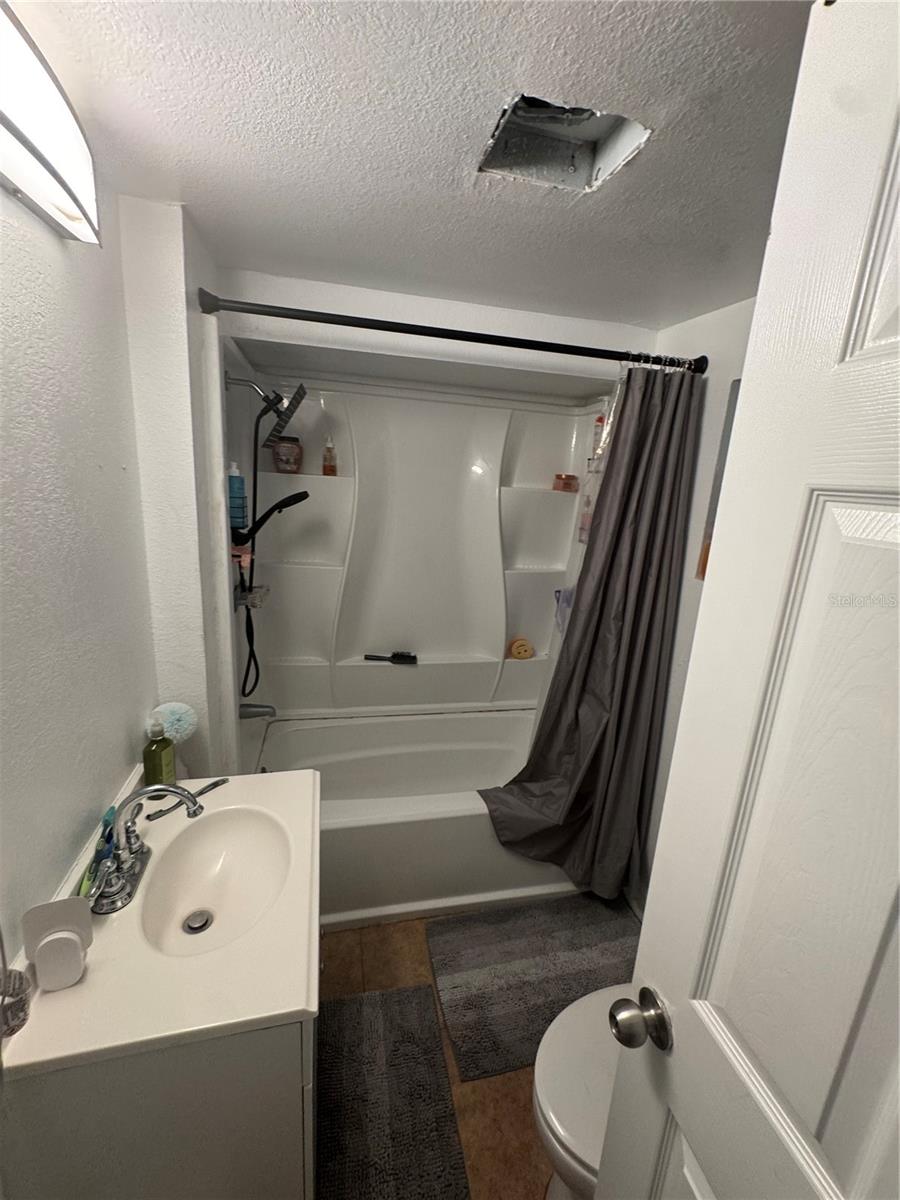 2312 W La Salle St Property Photo 20