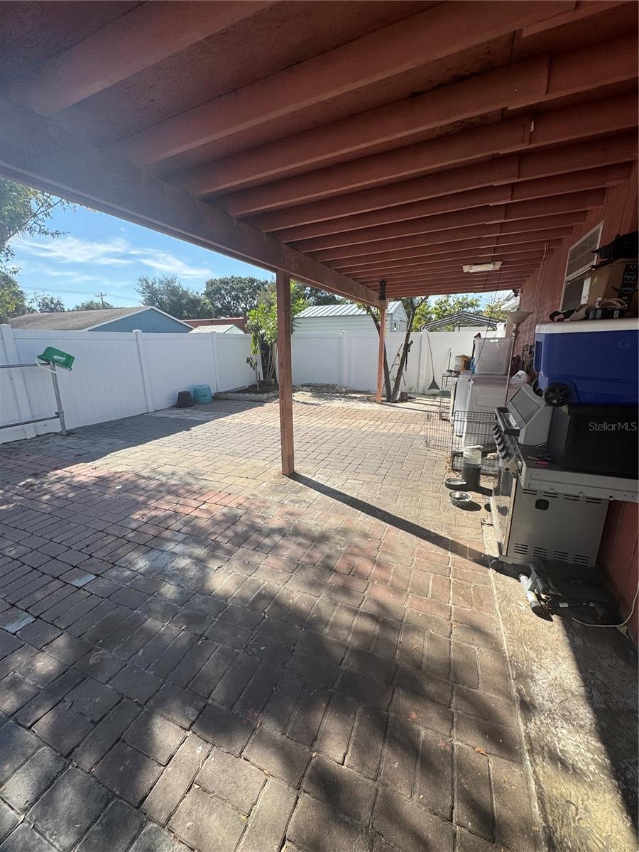 2312 W La Salle St Property Photo 22