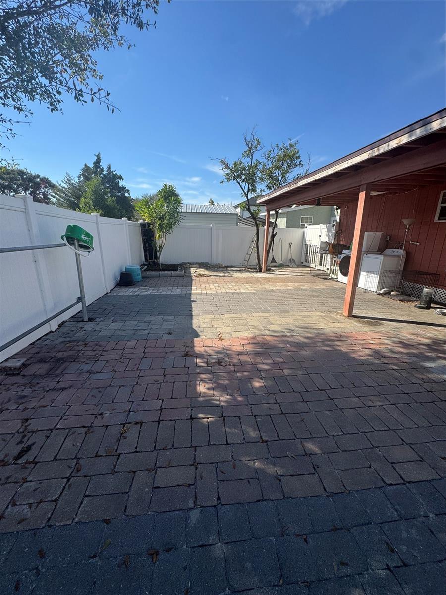 2312 W La Salle St Property Photo 25