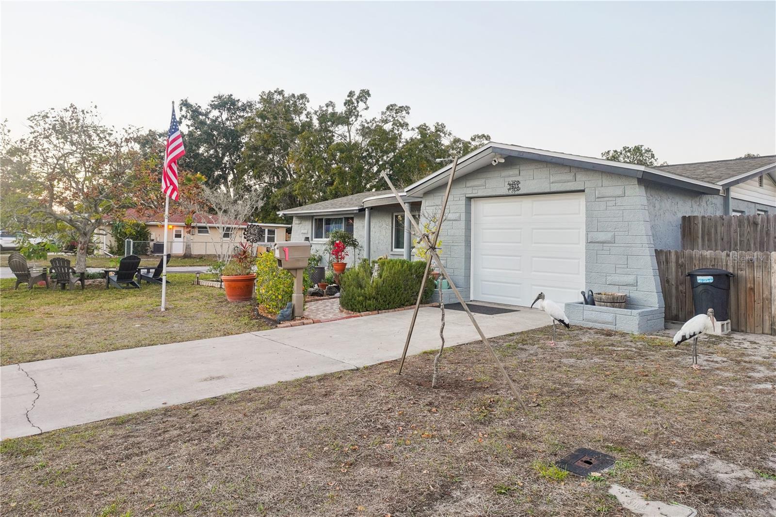 7615 Cumber Dr Property Photo 3