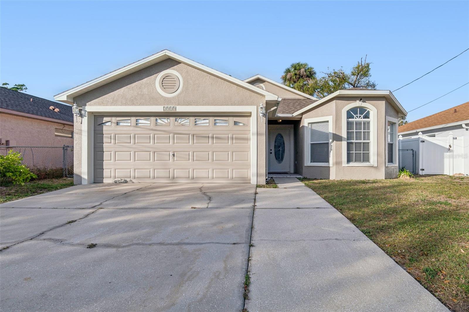 2515 W Leroy St Property Photo 1