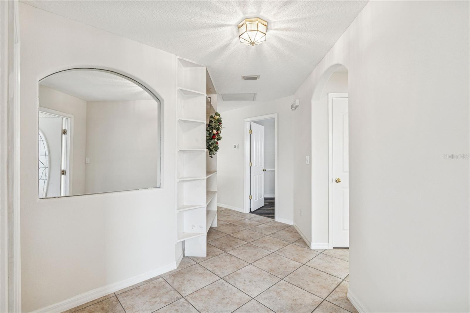 2515 W Leroy St Property Photo 17