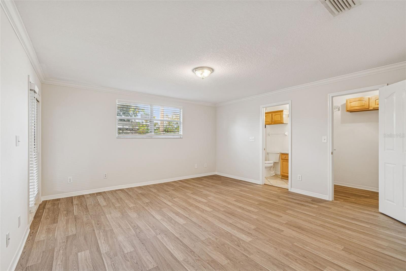 2515 W Leroy St Property Photo 18