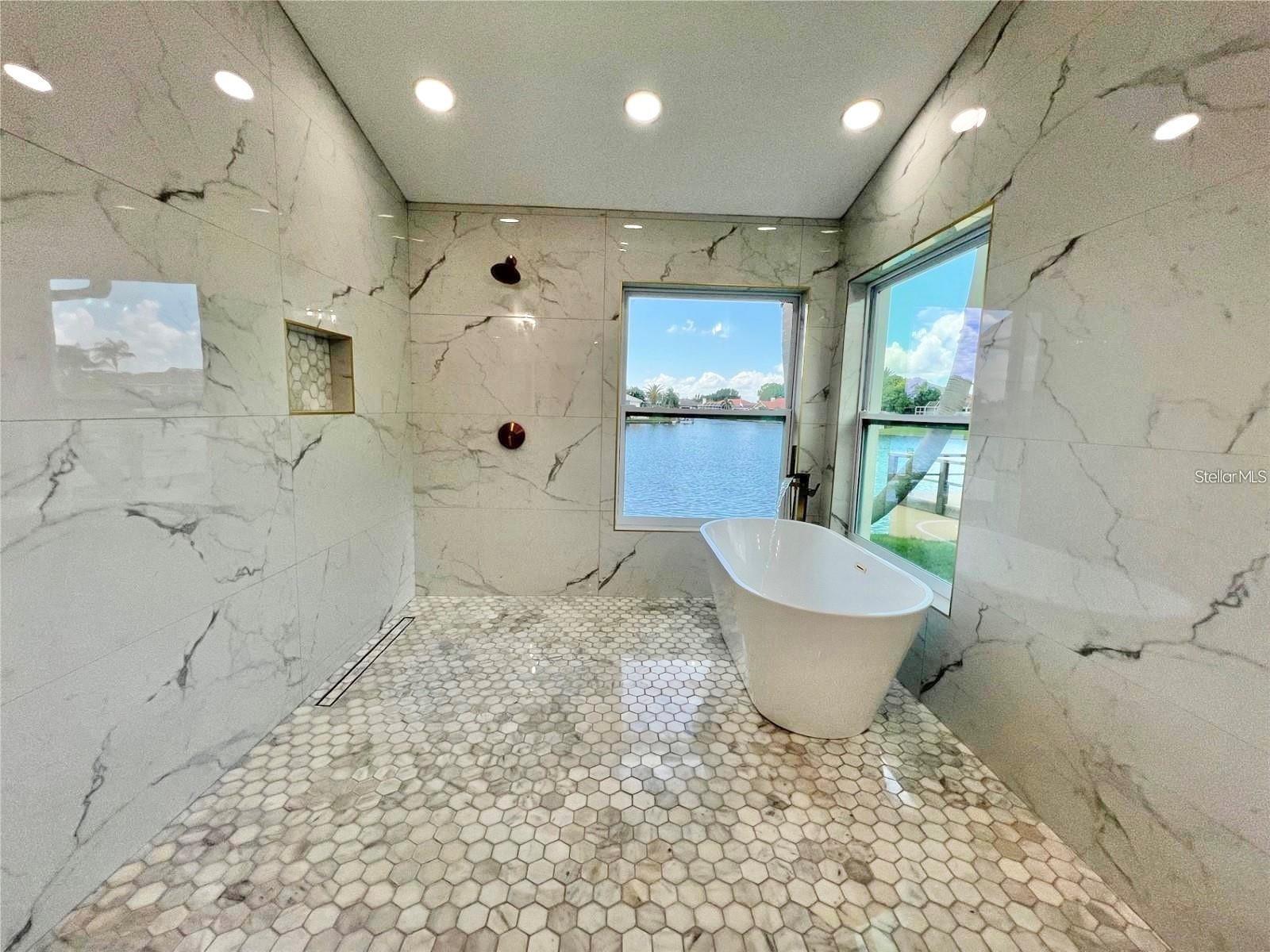 4804 Longwater Way Property Photo 8