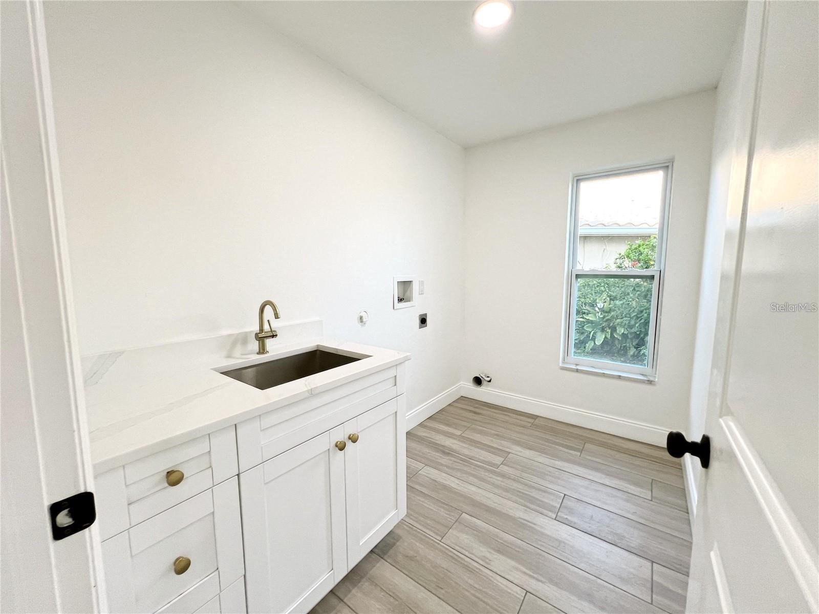 4804 Longwater Way Property Photo 54