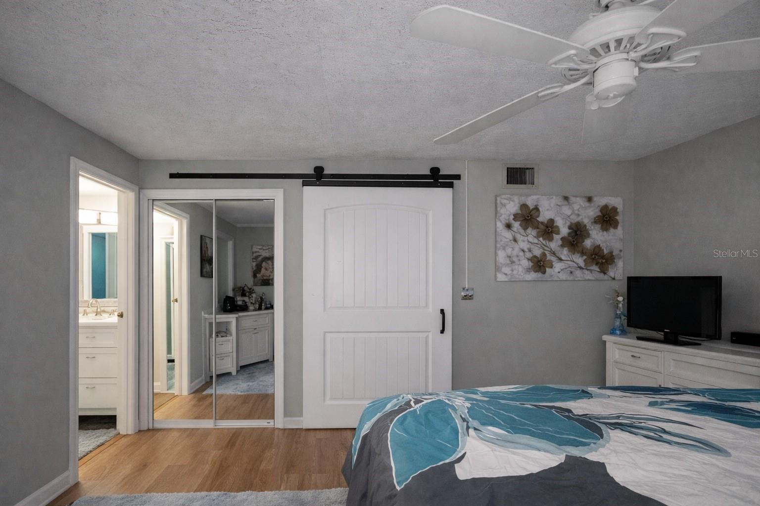 TB8463268 Property Photo 10