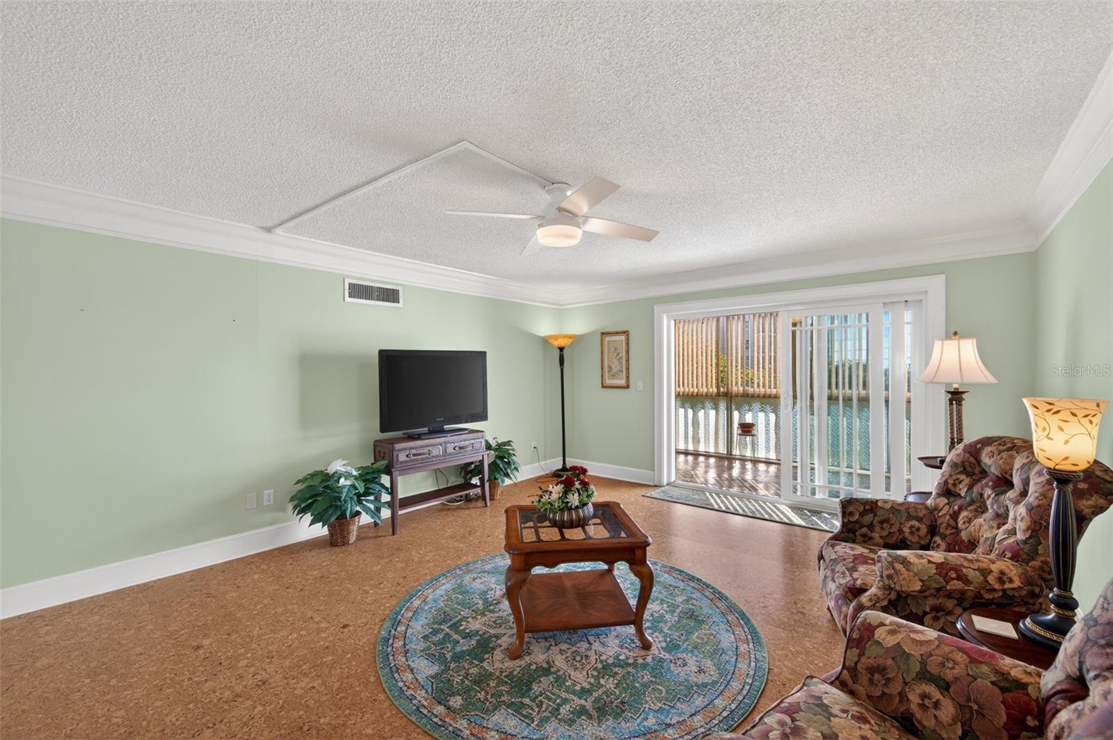131 Bluff View Dr #403 Property Photo 6