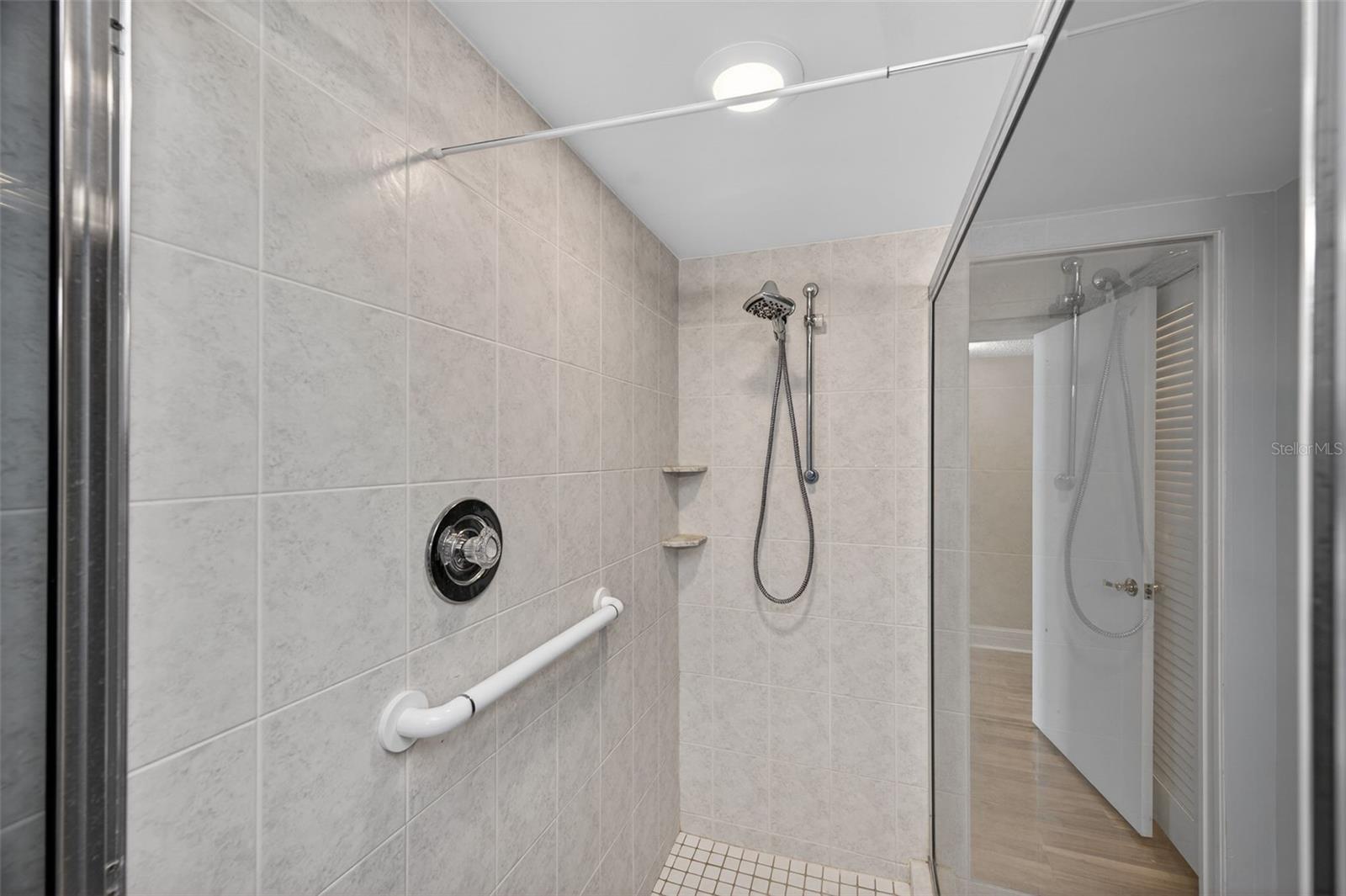 131 Bluff View Dr #403 Property Photo 16