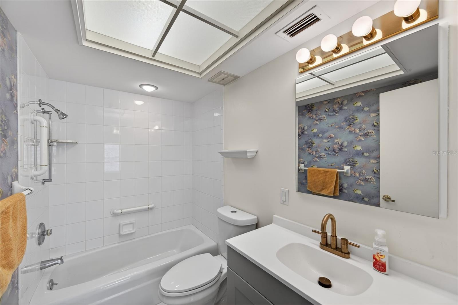 131 Bluff View Dr #403 Property Photo 25