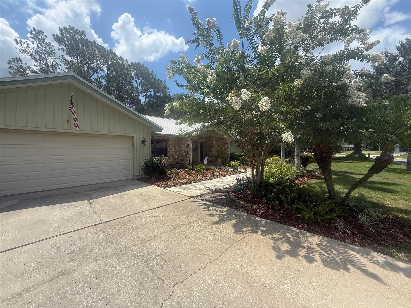 2215 Toniwood Ln Property Photo 5