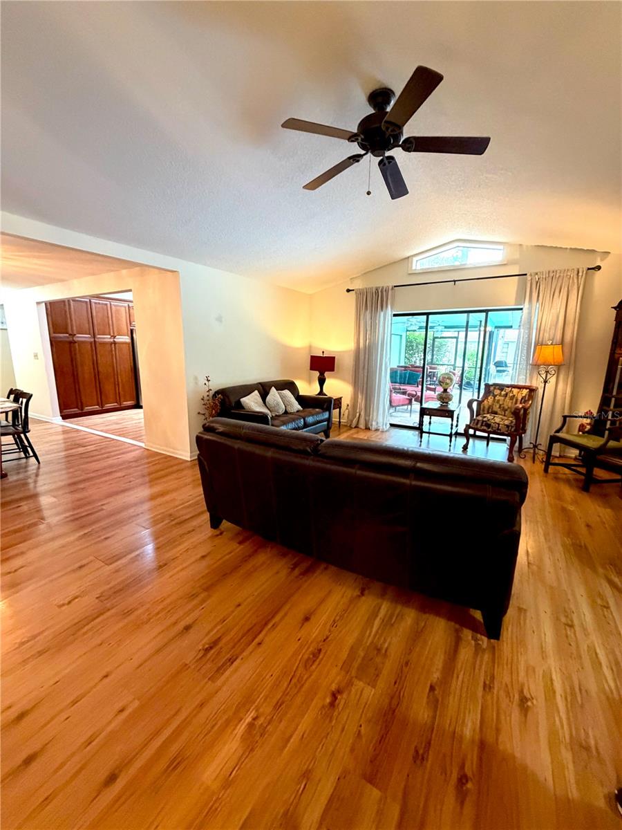 2215 Toniwood Ln Property Photo 10