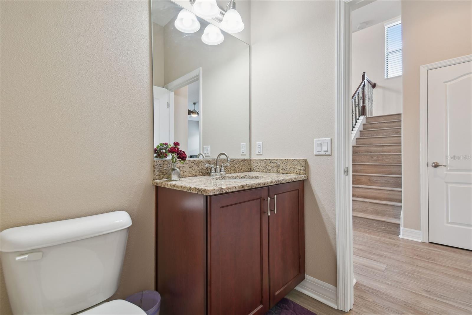 2566 Lake Manor Dr Property Photo 17