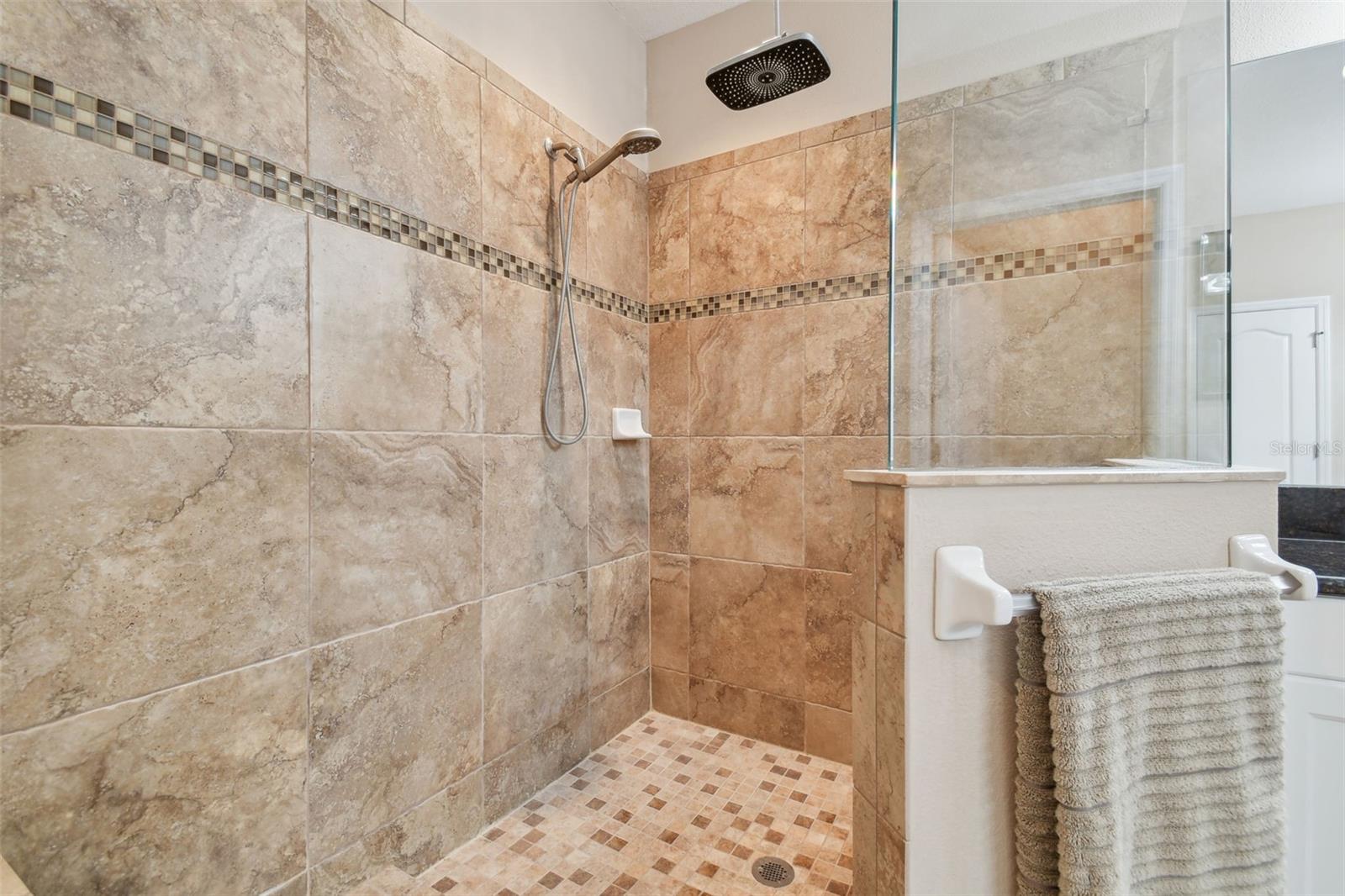 2566 Lake Manor Dr Property Photo 47