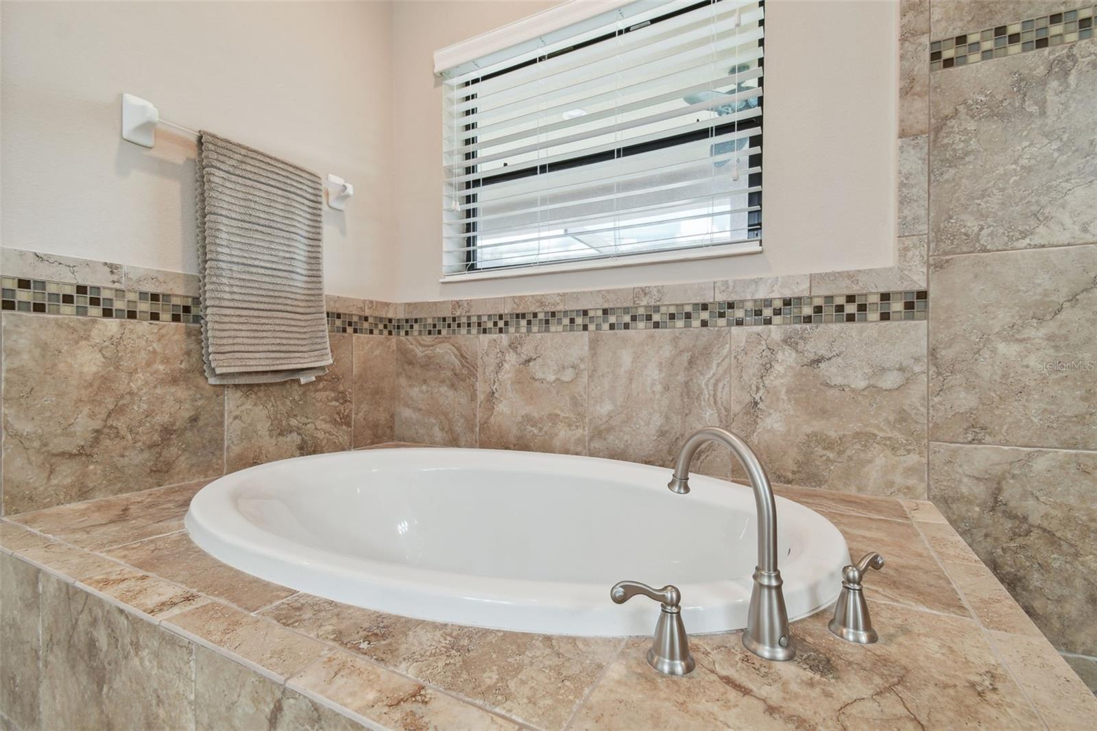 2566 Lake Manor Dr Property Photo 49