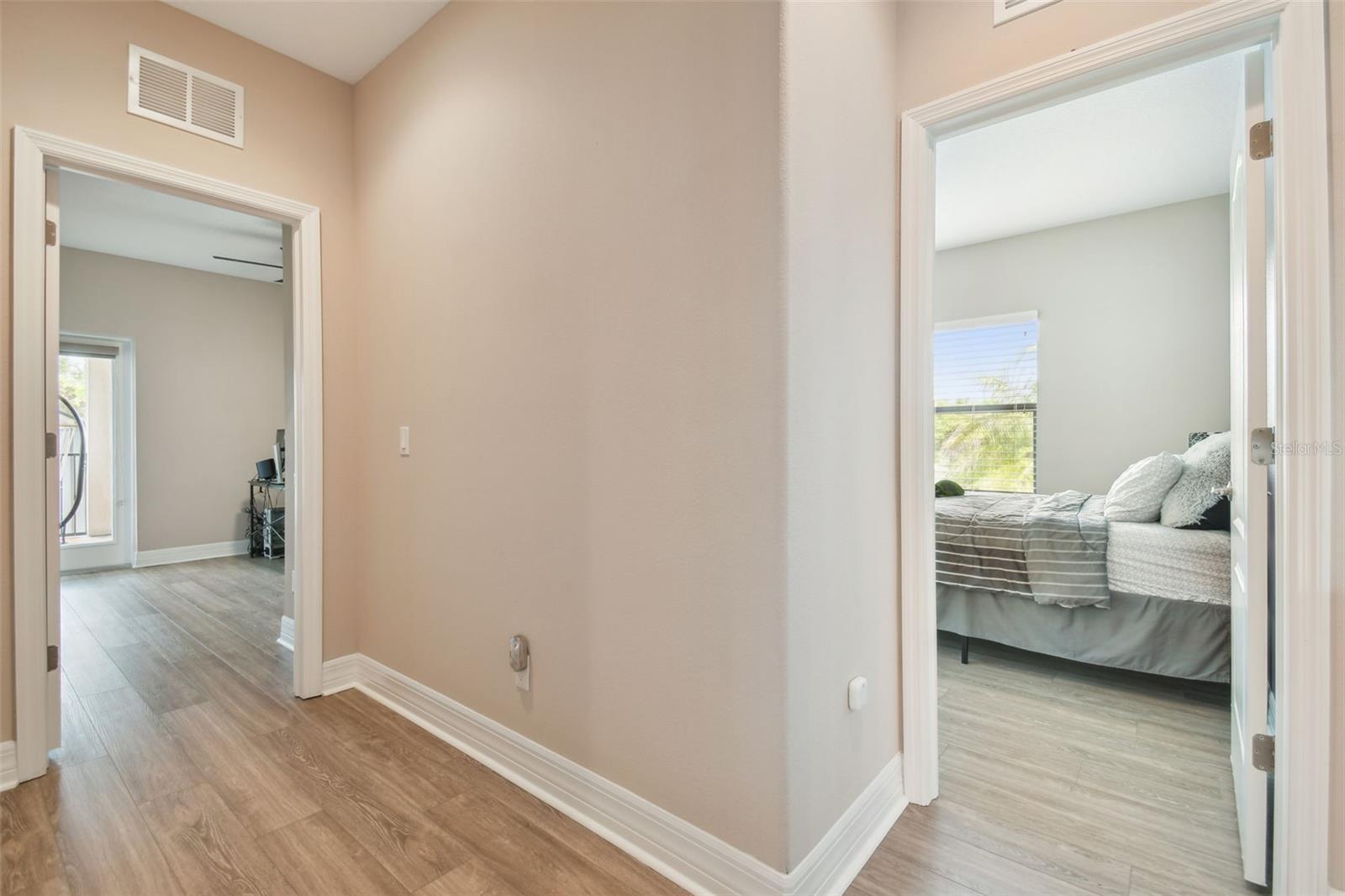 2566 Lake Manor Dr Property Photo 60