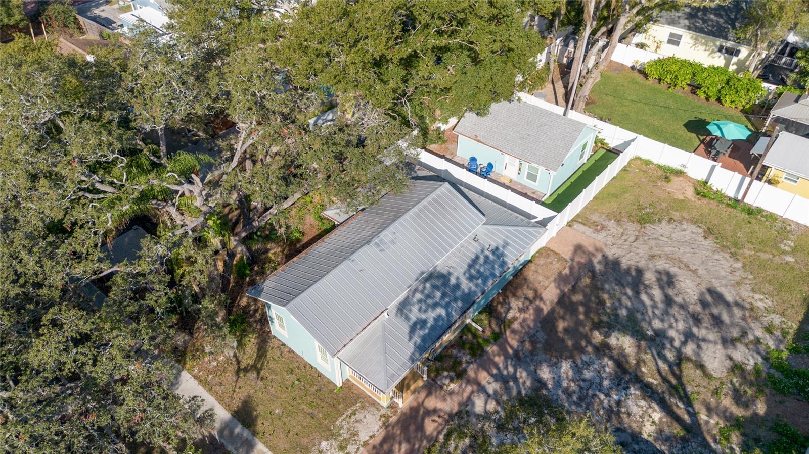 448 Locklie St Property Photo 1