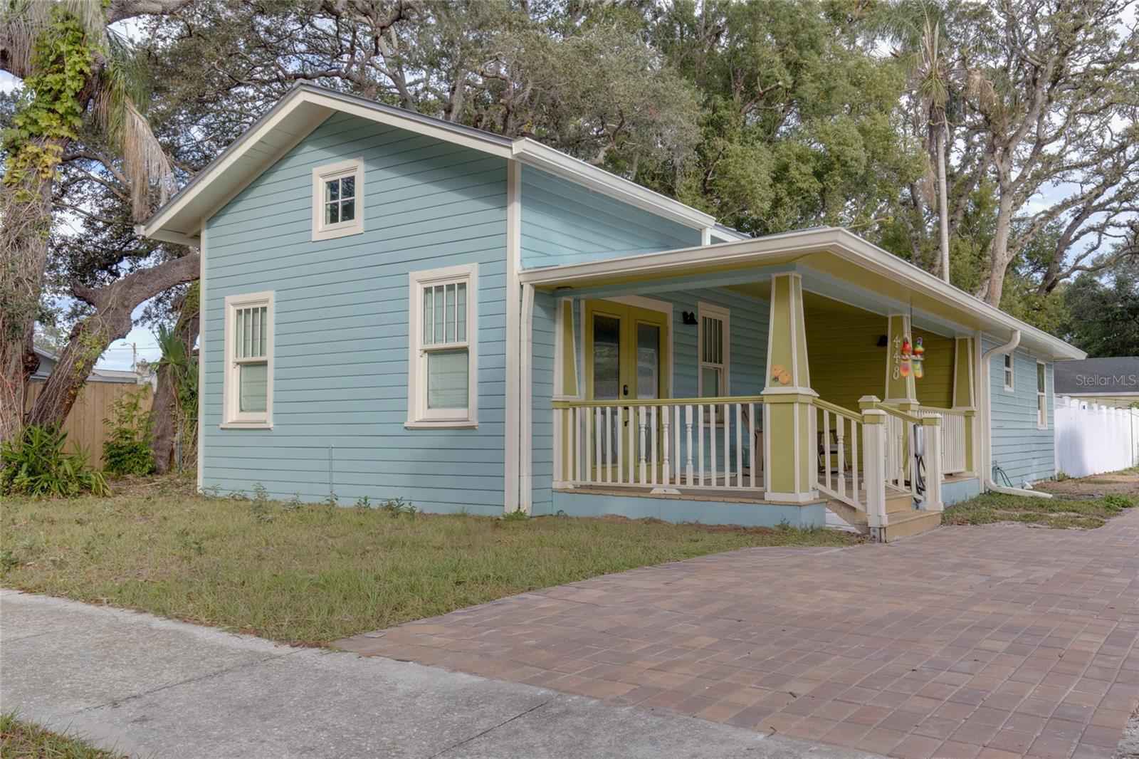 448 Locklie St Property Photo 5
