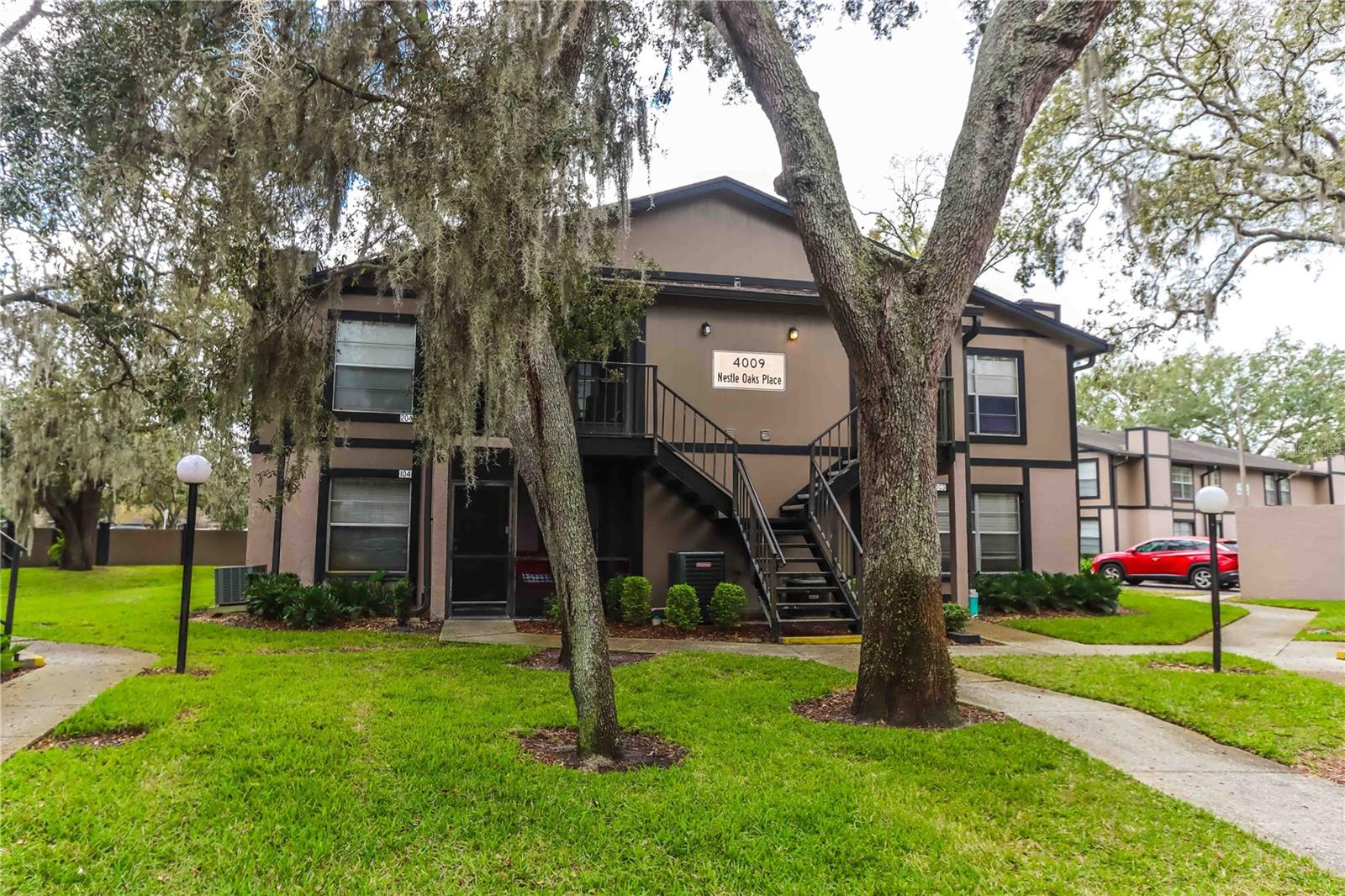 4009 NESTLE OAKS PL #104