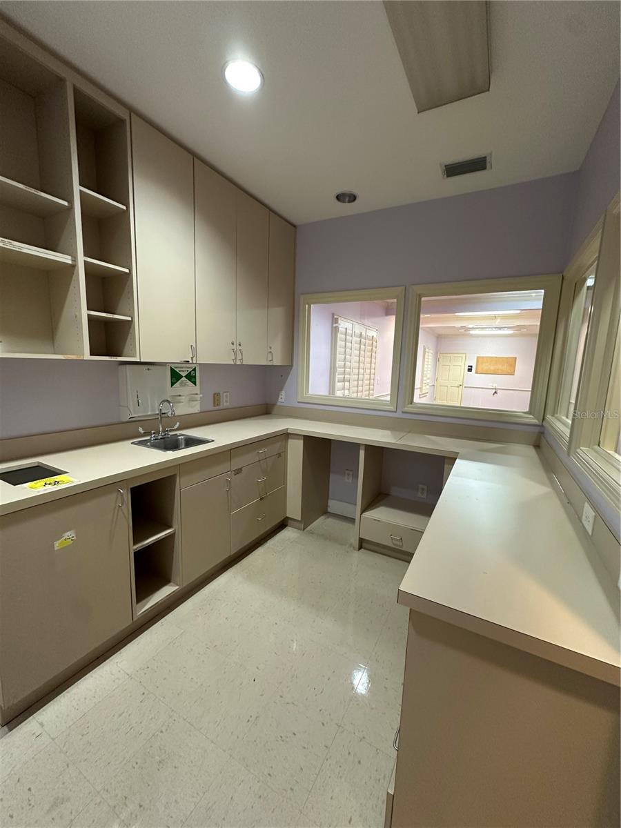 1005 Pinellas St Property Photo 10