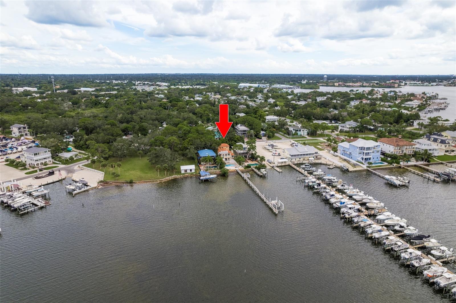 302 Shore Dr Property Photo 3