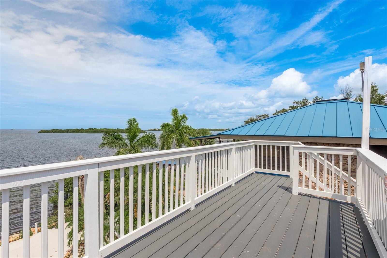 302 Shore Dr Property Photo 37