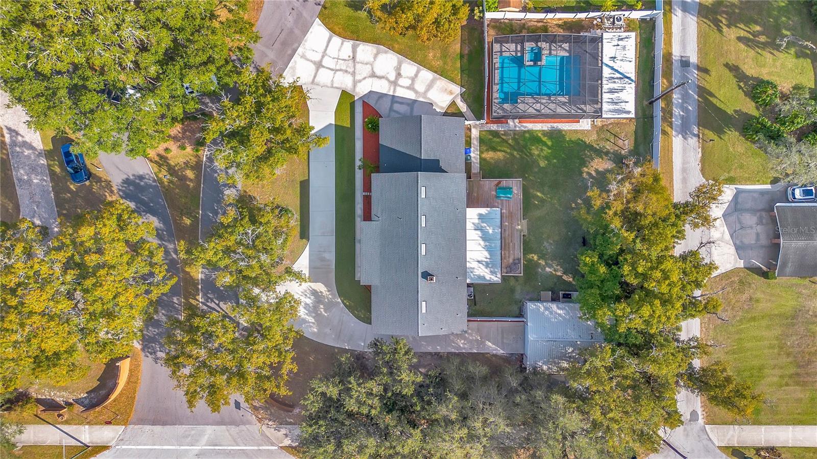 811 Fairlington Dr Property Photo 3