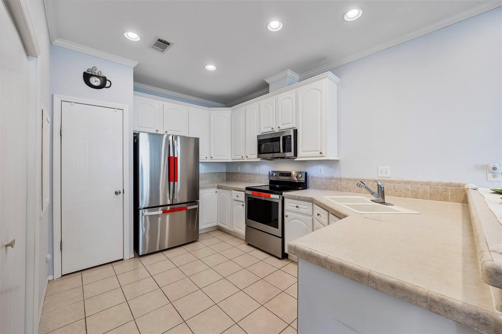 7641 Sailwinds Pass Property Photo 16