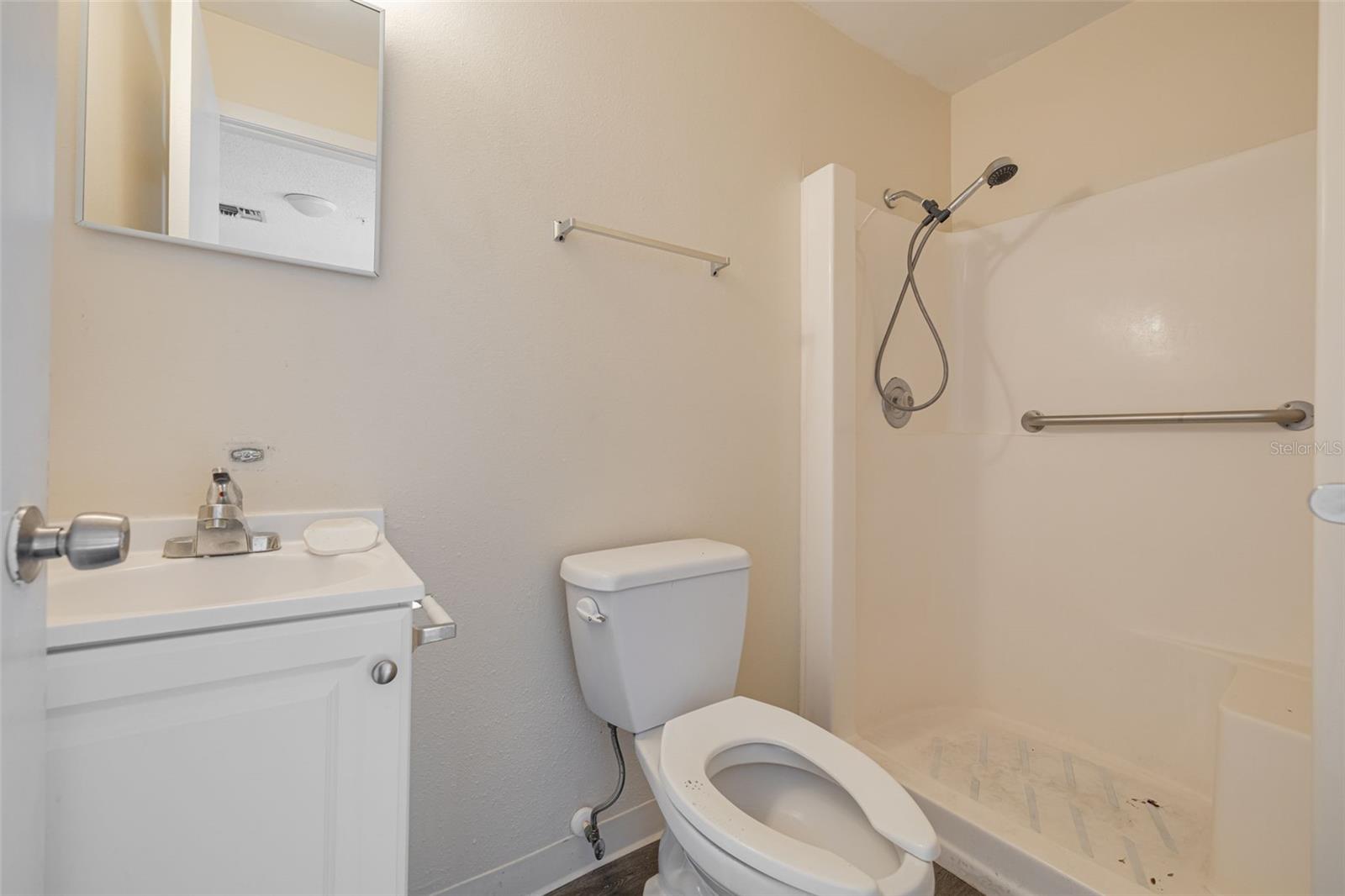 220 Scotland St Property Photo 27