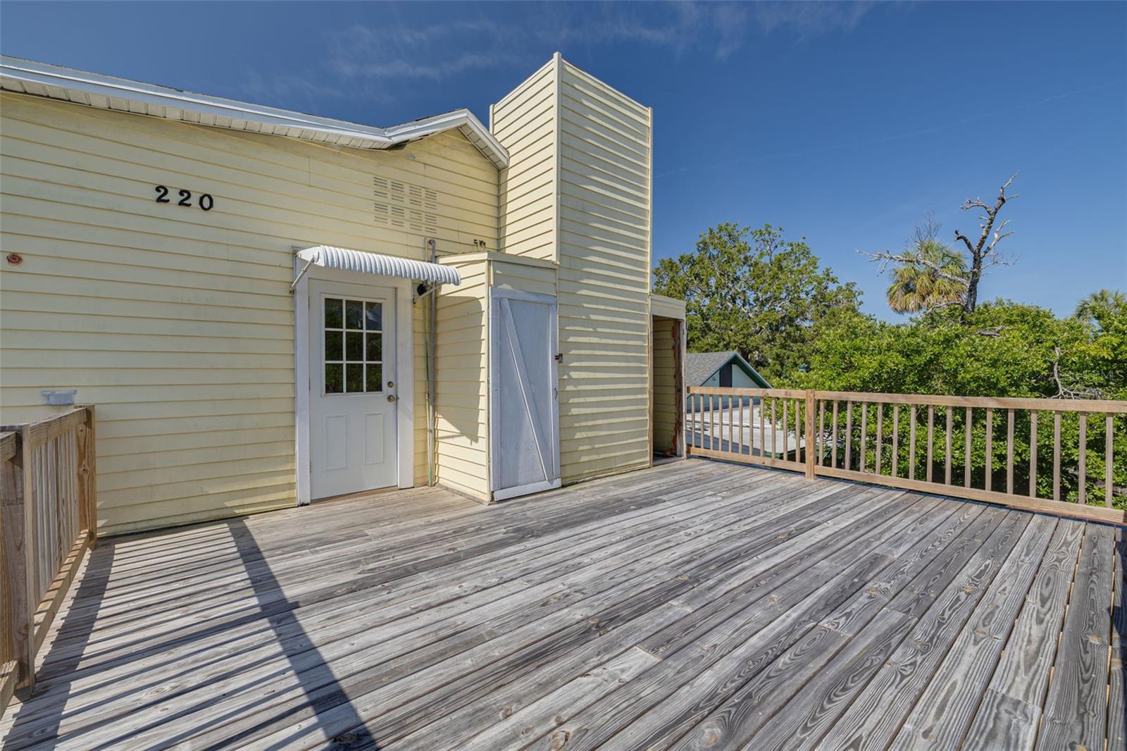 220 Scotland St Property Photo 38
