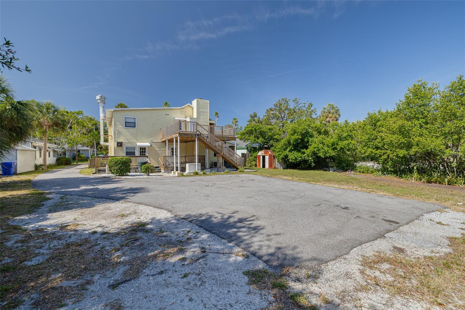220 Scotland St Property Photo 40