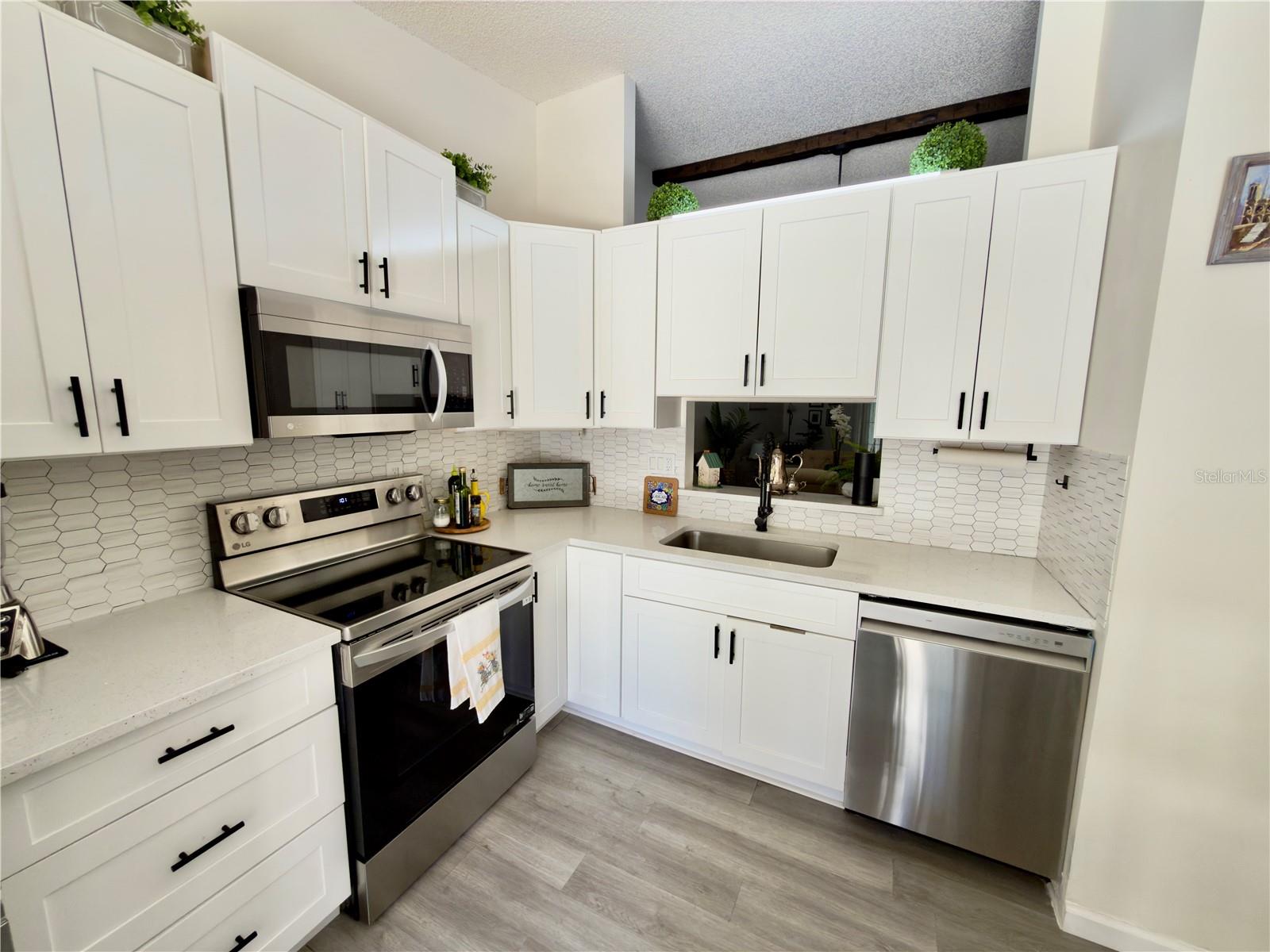 1333 Shady Pine Way #d Property Photo 2