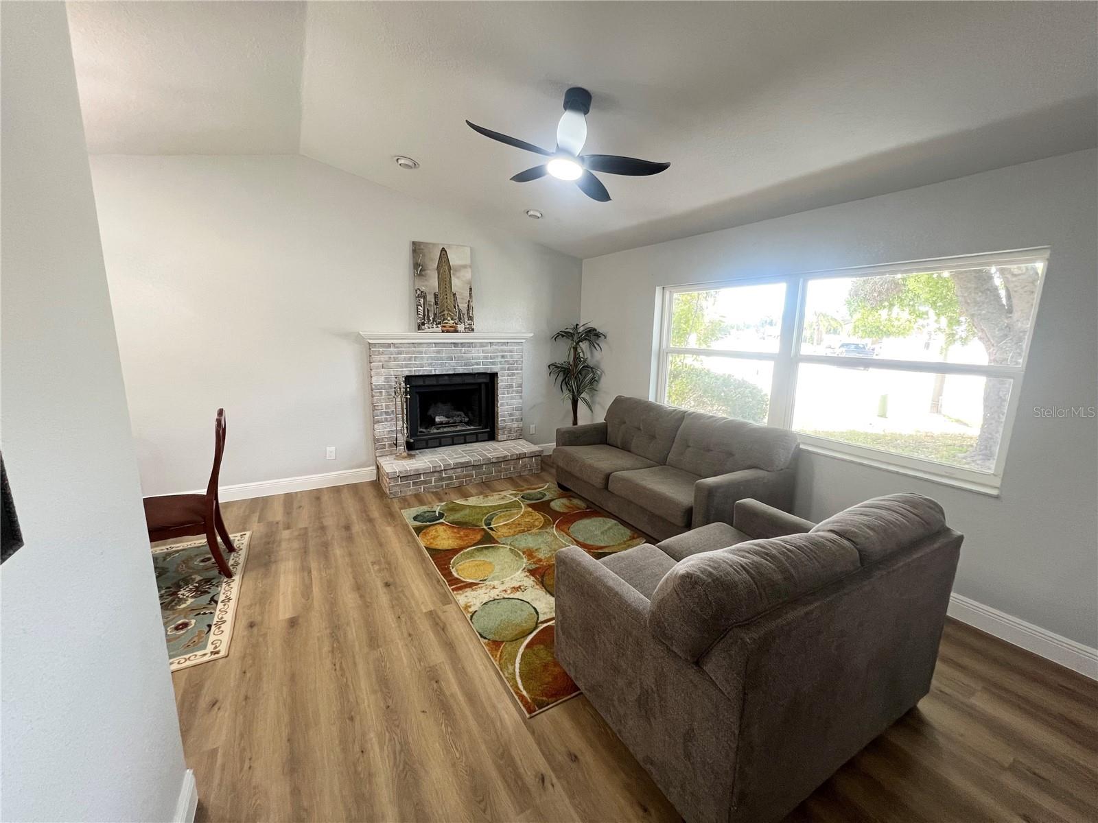 12195 71st Way Property Photo 3