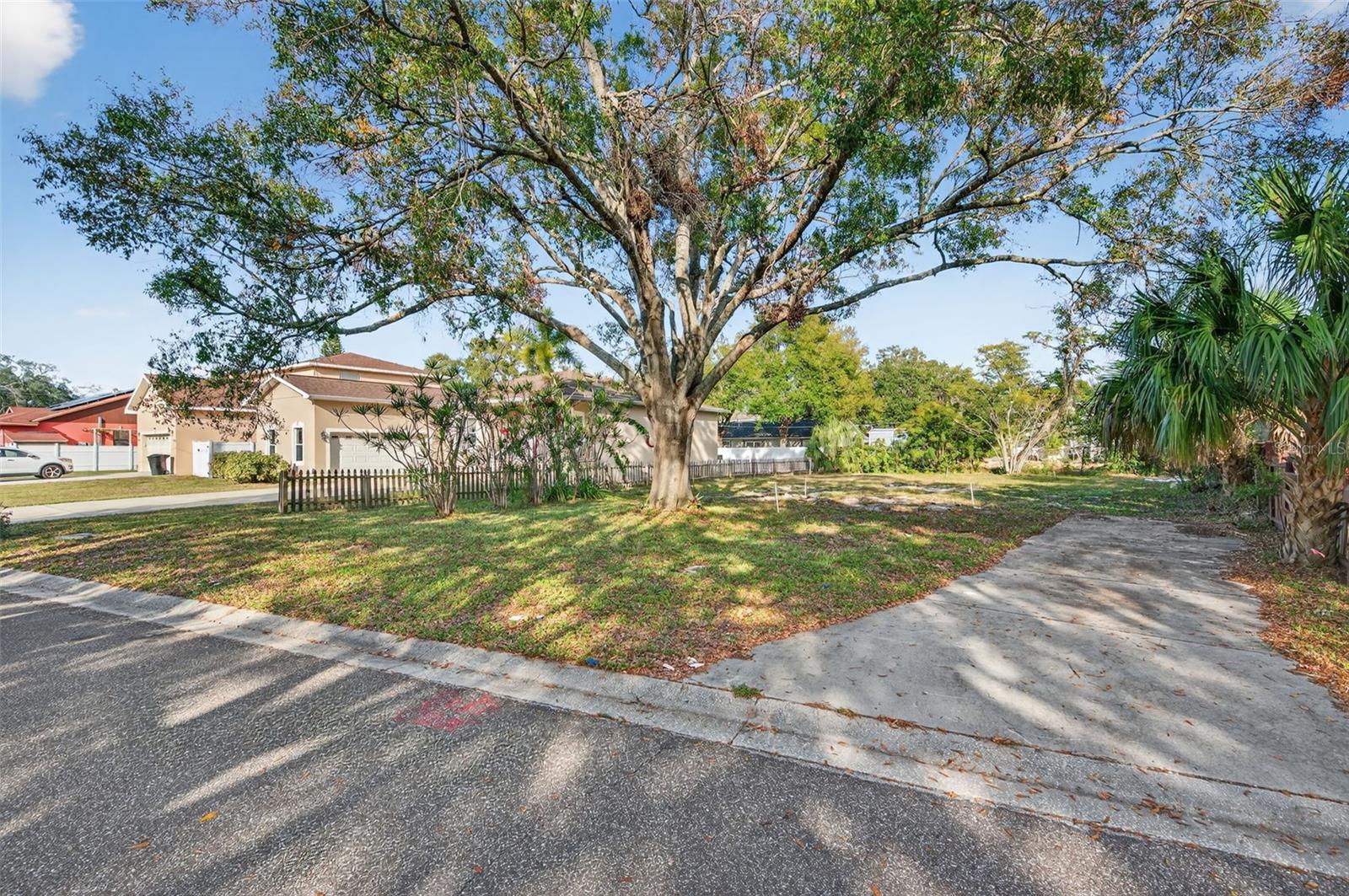 6311 Hobson St Ne Property Photo 3