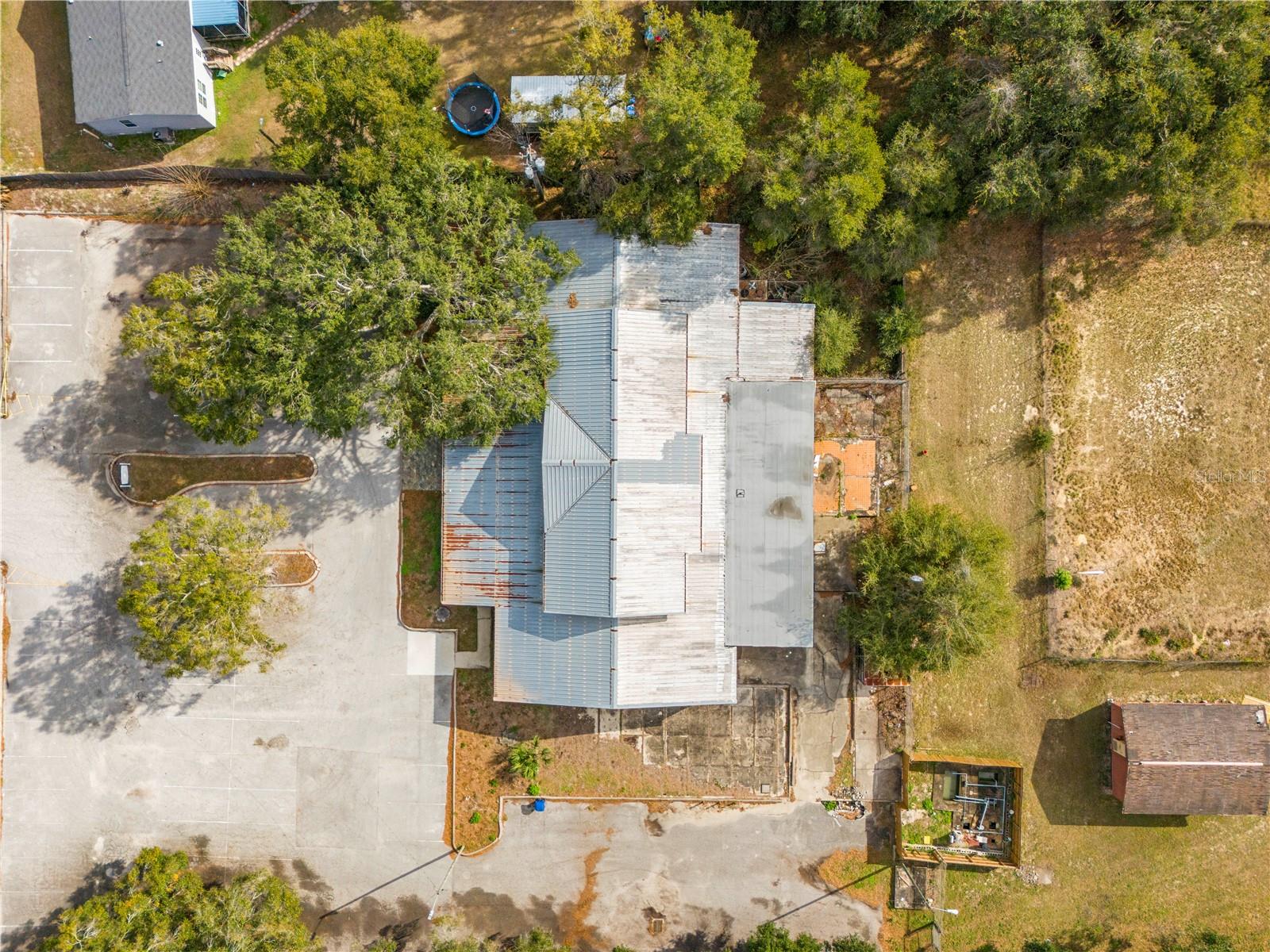 10511 Main St Property Photo 6
