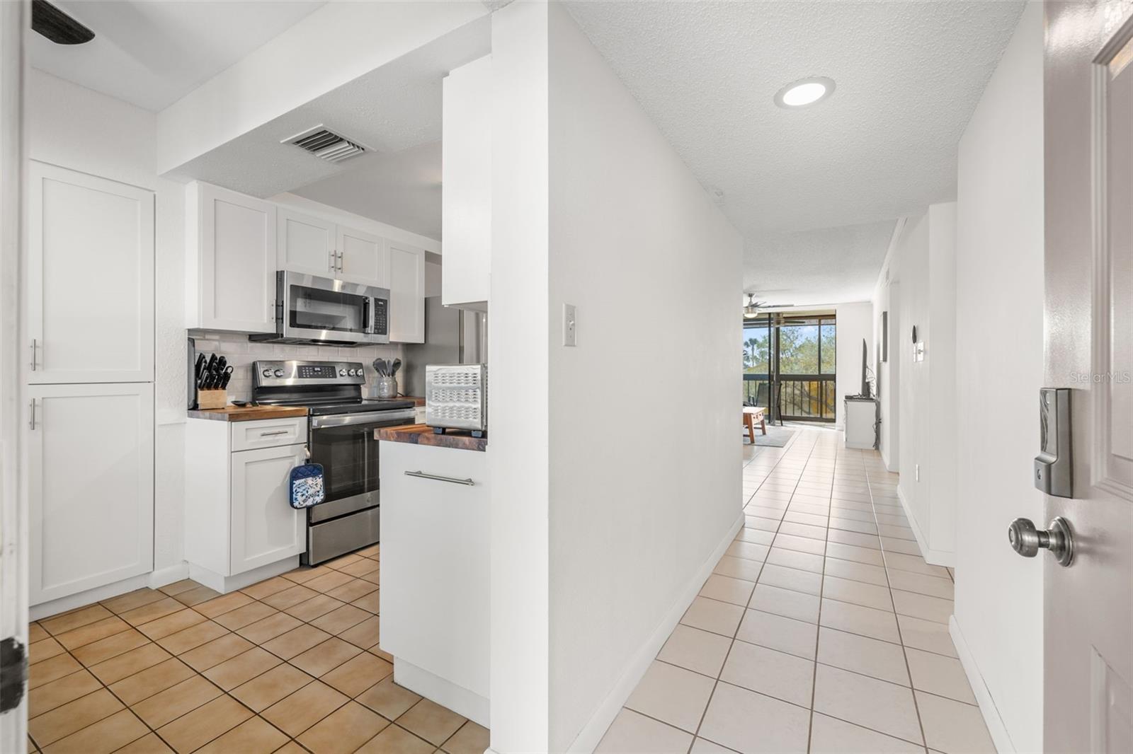 1316 Pasadena Ave S #204 Property Photo 5