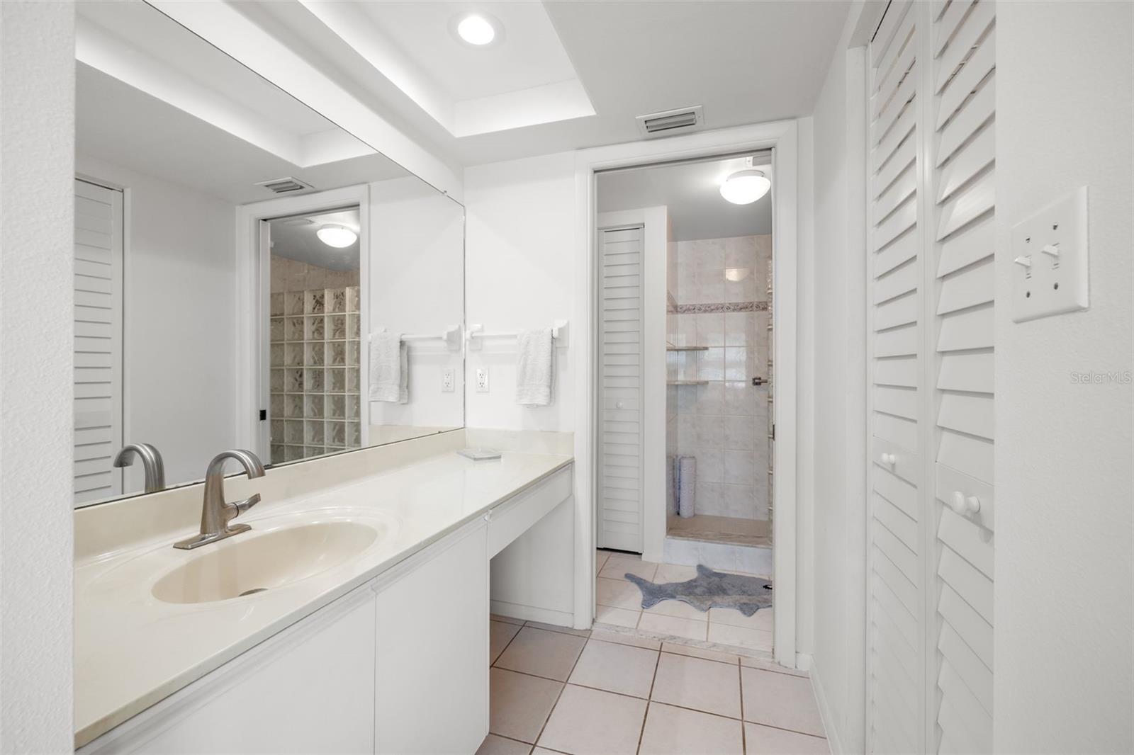 1316 Pasadena Ave S #204 Property Photo 19