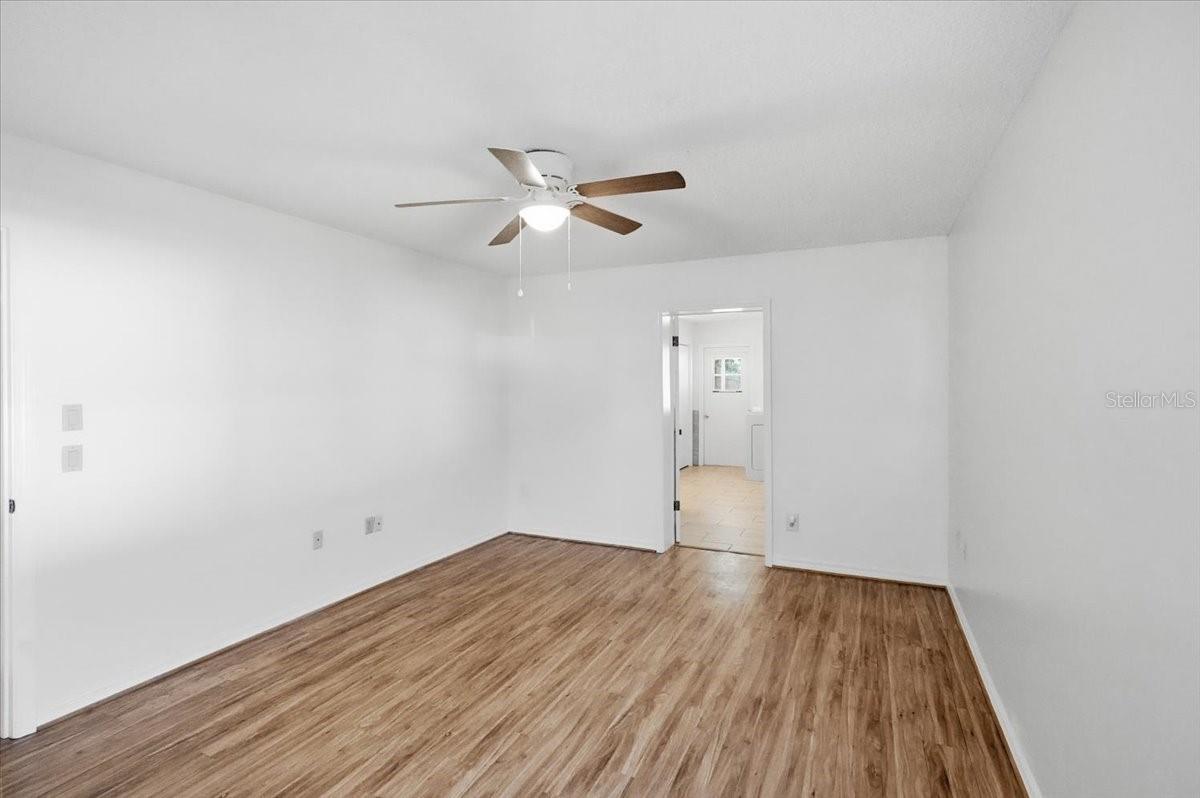 3002 S Rose Ave Property Photo 12