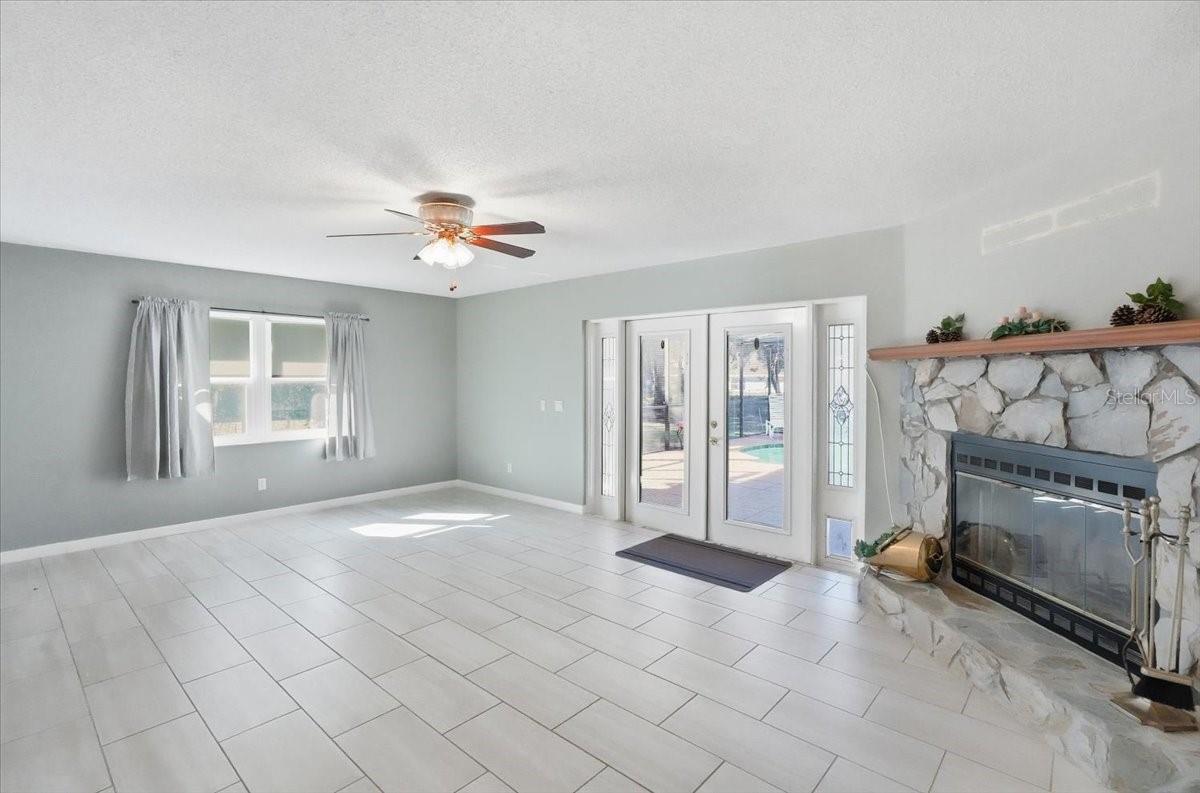 3002 S Rose Ave Property Photo 16
