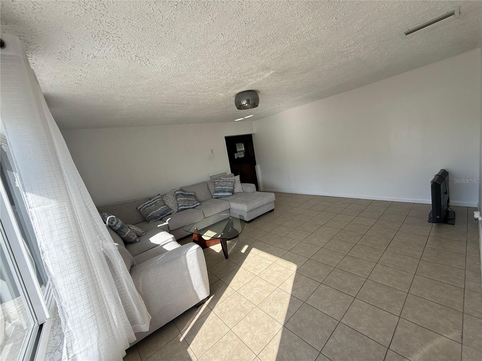 7223 Tarrytown Dr Property Photo 4