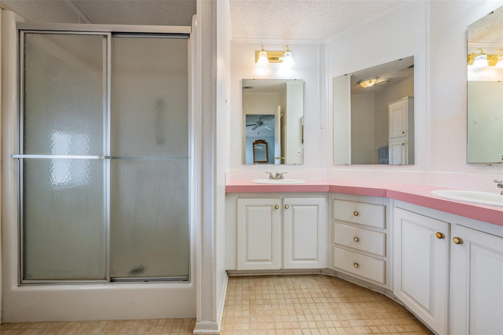 6827 S Lake Henry Dr Ne Property Photo 13