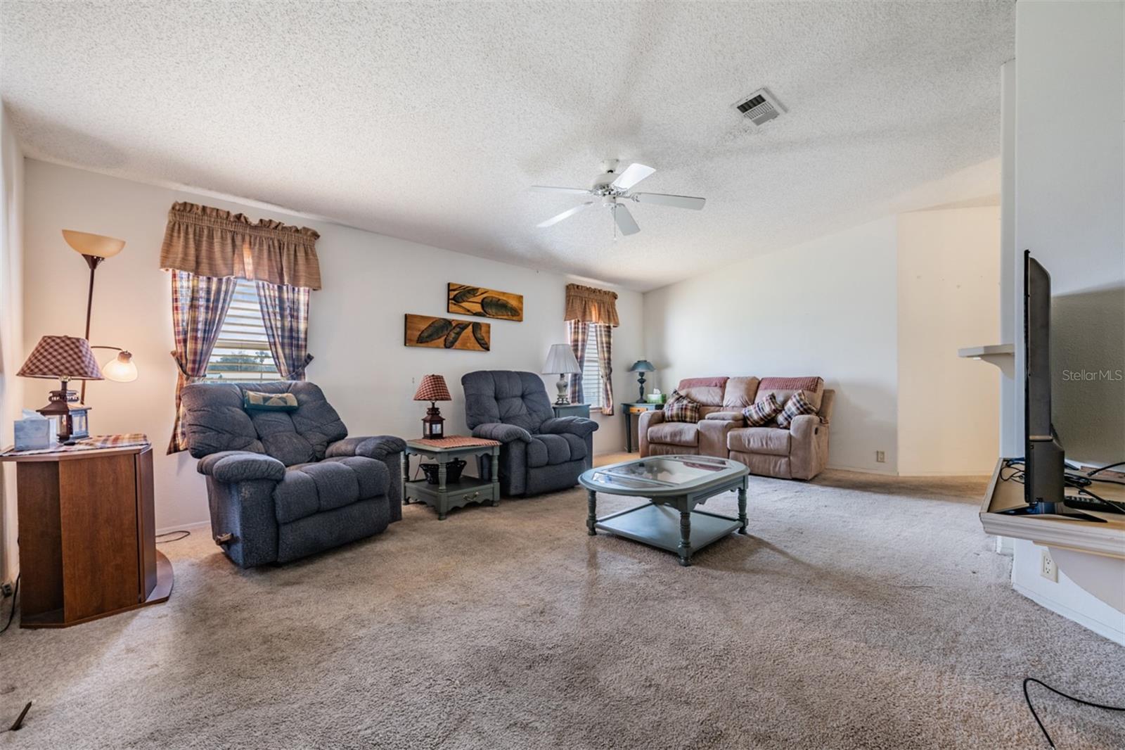 6827 S Lake Henry Dr Ne Property Photo 21