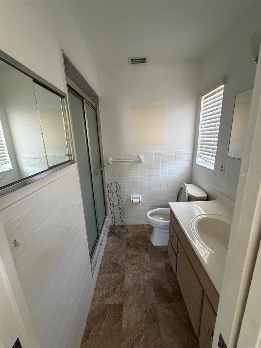 11102 28th St Property Photo 7