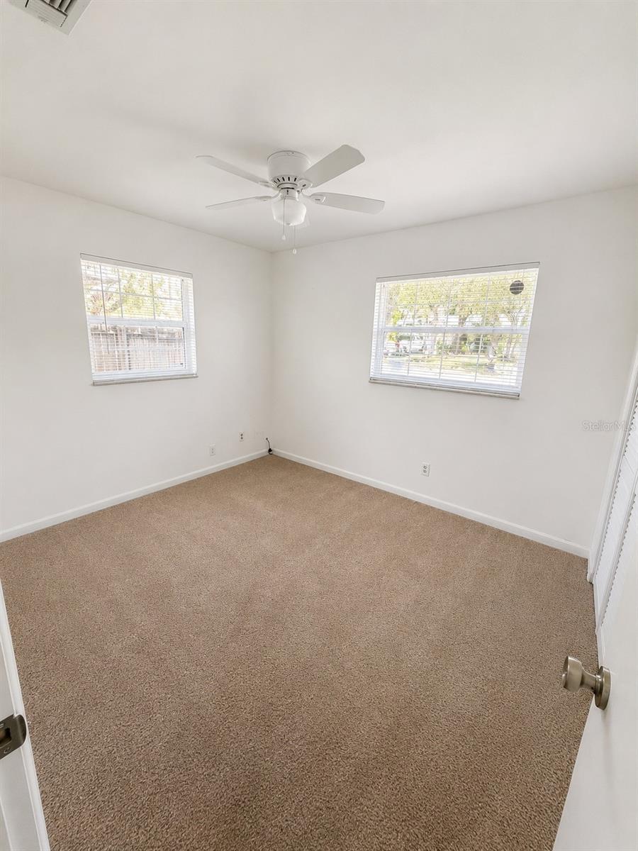 11102 28th St Property Photo 8
