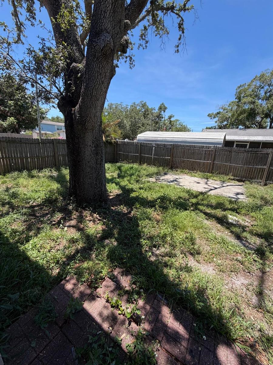 11102 28th St Property Photo 15