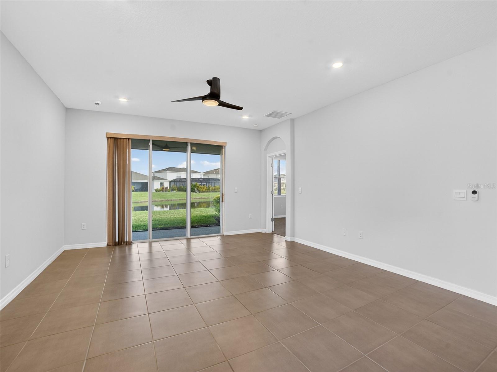 411 157th Ct E Property Photo 6