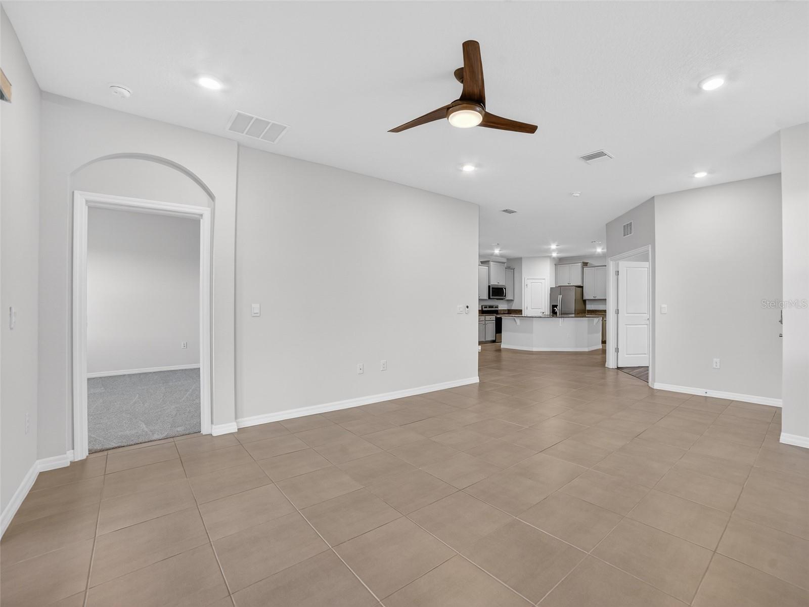 411 157th Ct E Property Photo 9