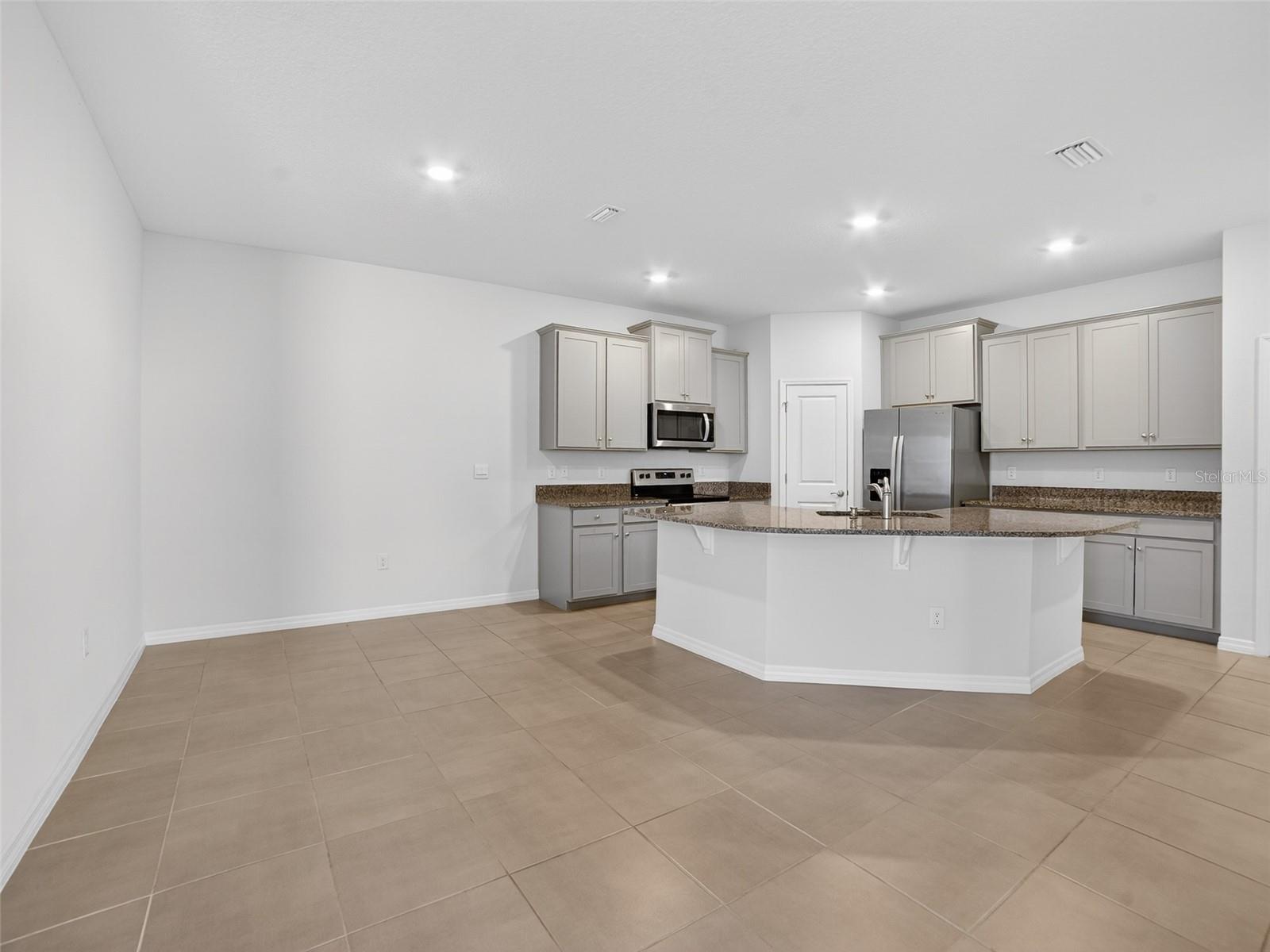 411 157th Ct E Property Photo 13