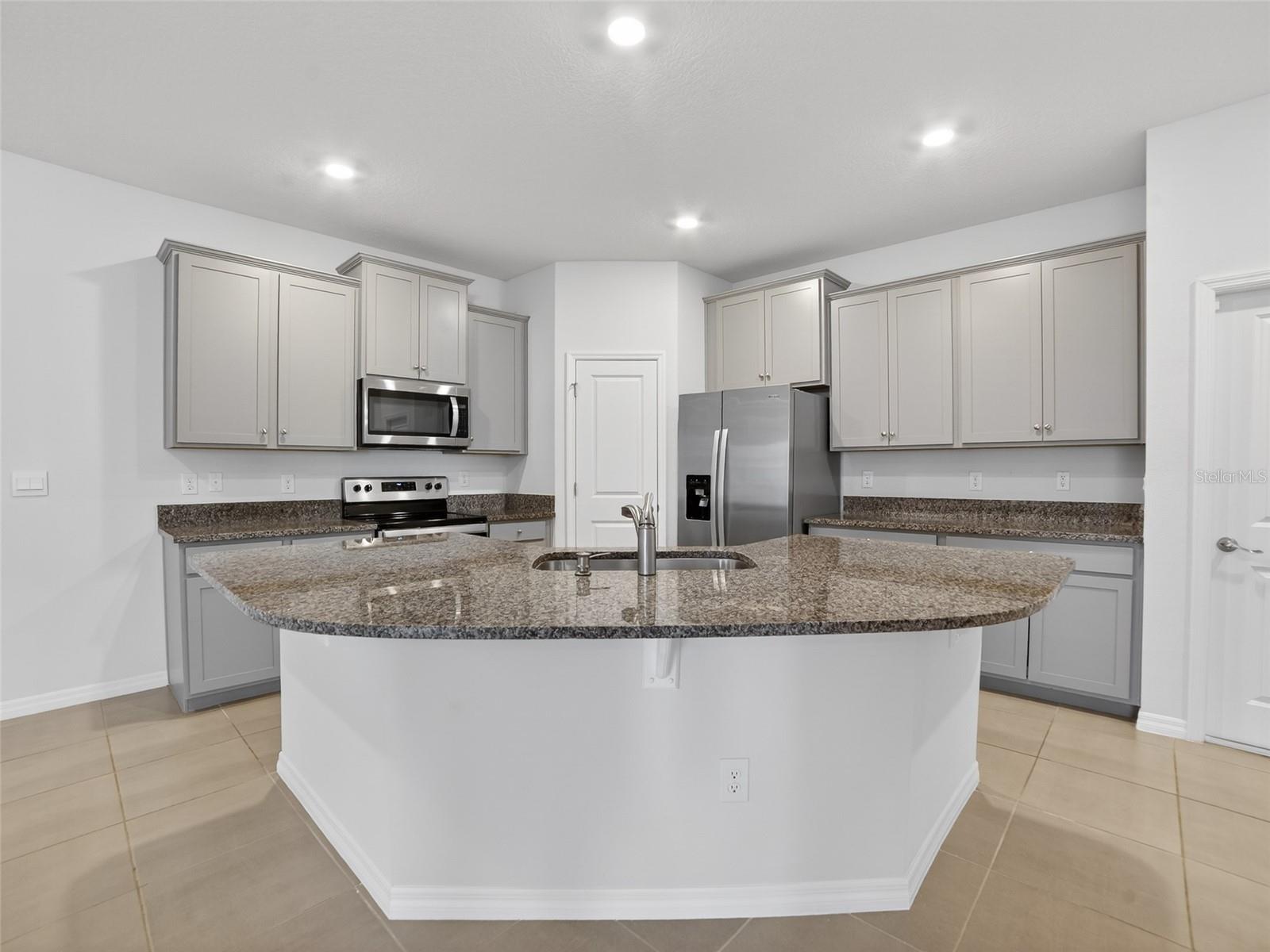 411 157th Ct E Property Photo 14