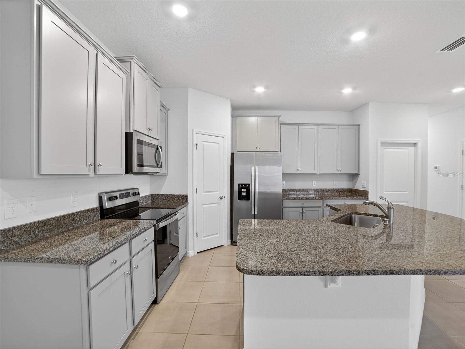 411 157th Ct E Property Photo 16